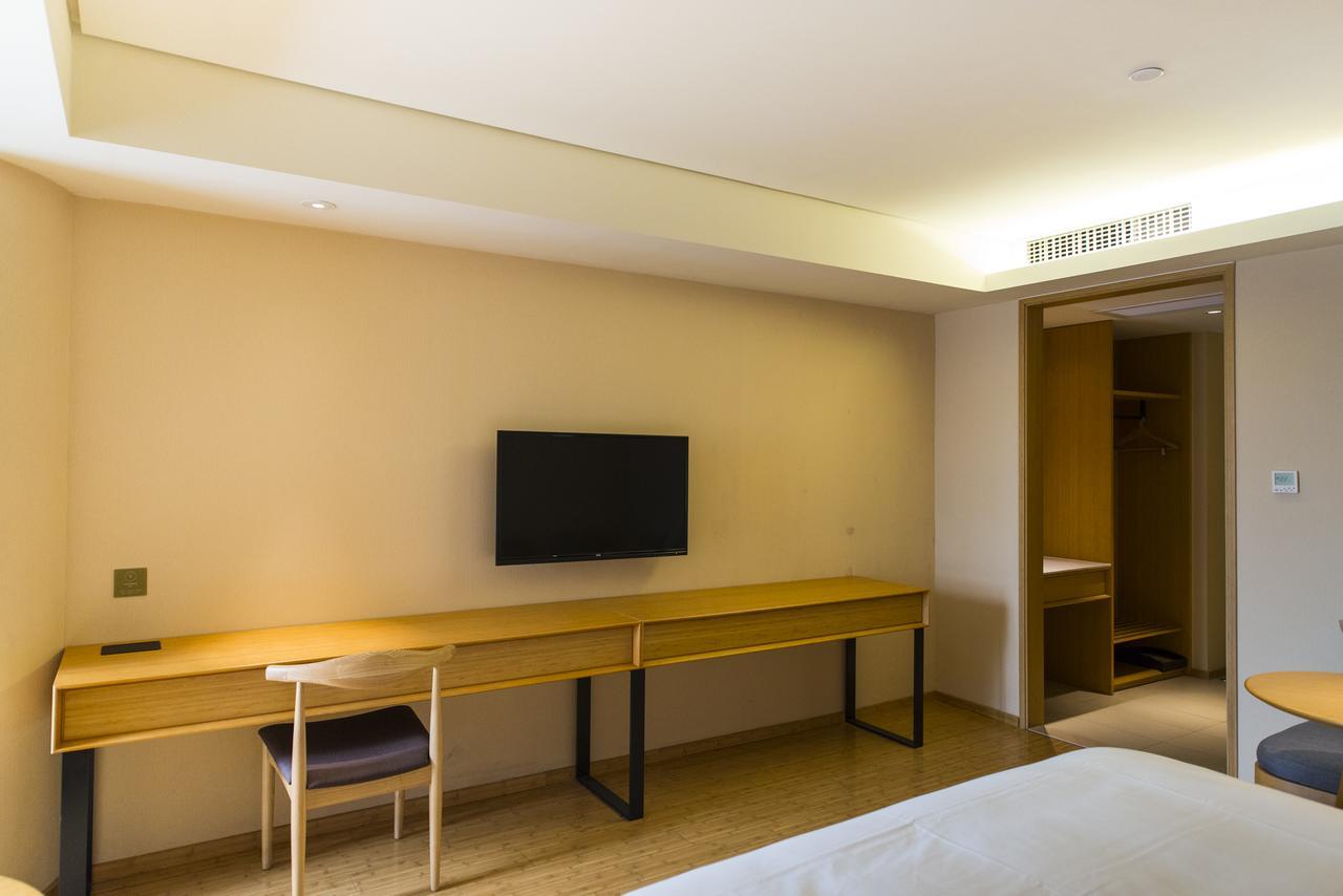 Ji Hotel Shanghai Hongqiao Airport Huqingping Highway Exterior photo